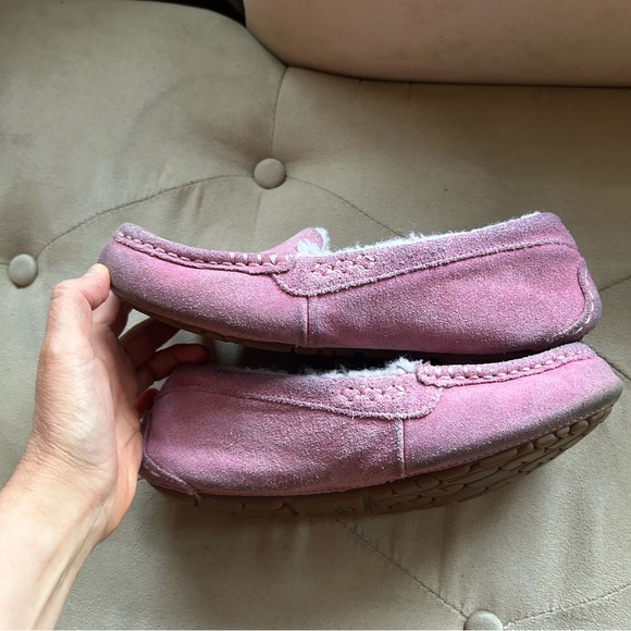 UGG Ansley Women's 6 Pink Moccasin Suede Fur Lined Slipper Shoes - Picture 5 of 5